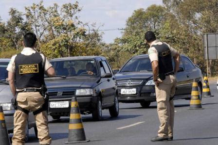 PRF registra 16 acidentes com 15 feridos no segundo turno
