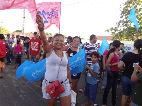 Coliga&ccedil;&atilde;o For&ccedil;a do Povo realizou concentra&ccedil;&atilde;o na Pra&ccedil;a Santo Ant&ocirc;nio.(Imagem:FlorianoNews)