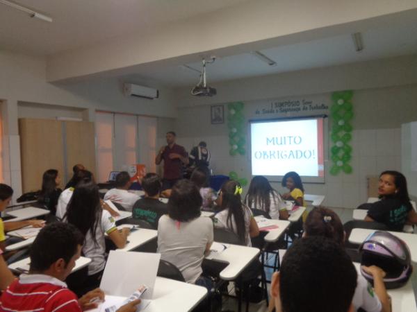 SESC Floriano realiza 1&ordm; simp&oacute;sio de sa&uacute;de e seguran&ccedil;a no trabalho.(Imagem:FlorianoNews)
