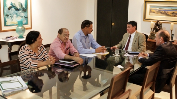Governador autoriza obras para cinco municípios do Piauí
