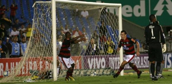 No reinício do Brasileiro, Fla derrota o Botafogo e traz calma para a Gávea
