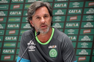 Renovação, Fla, SP, Vasco... atletas e técnico da Chape agitavam mercado