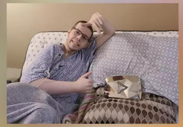 Technoblade, um popular youtuber e criador de conteúdo de Minecraft, morreu aos 23 anos, um ano após revelar que havia sido diagnosticado com câncer. Em um vídeo emocionante publi(Imagem:Reprodução)