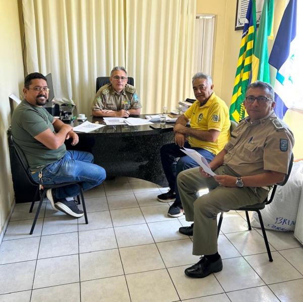 SUTRAN e 3&ordm; BPM alinham plano de fiscaliza&ccedil;&atilde;o para fortalecer seguran&ccedil;a no tr&acirc;nsito de Floriano.(Imagem:Divulga&ccedil;&atilde;o/PM)