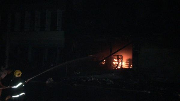 Inc&ecirc;ndio destr&oacute;i loja no centro de Floriano.(Imagem:Divulga&ccedil;&atilde;o)