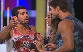 Yuri e Jonas batem boca na Festa Pop Brasil