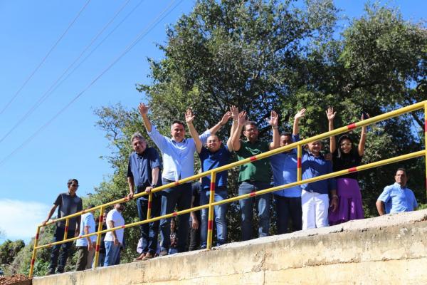  Ciro Nogueira visita obras e inaugura estrada em S&atilde;o F&eacute;lix do Piau&iacute;(Imagem:Ascom)