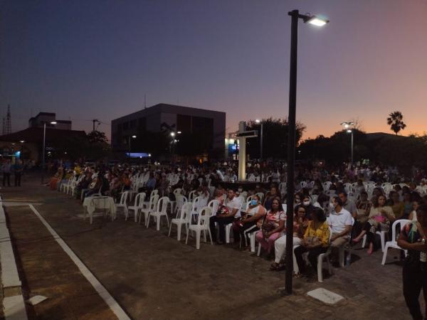 Fiéis participam do encerramento do festejo de São Pedro de Alcântara