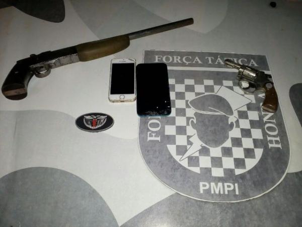 Menor &eacute; apreendido com arma de fogo ap&oacute;s assalto em Floriano.(Imagem:For&ccedil;a T&aacute;tica)