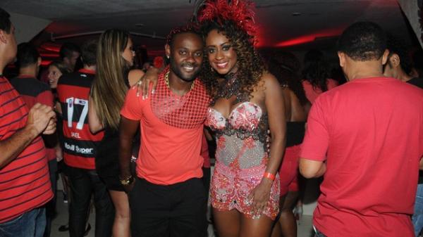 Vagner Love e V&acirc;nia Love, rei e rainha do baile do vermelho e preto.(Imagem:Andr&eacute; Dur&atilde;o / Globoesporte.com)