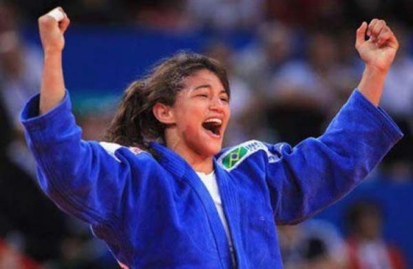 Sarah Menezes é prata no Mundial