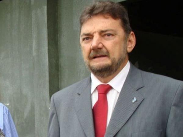 Wilson defende redistribuição dos royalties na Folha de São Paulo