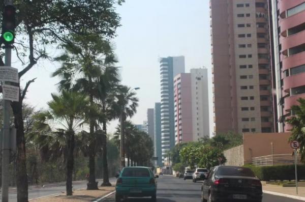 Arrastão na Marechal: criminoso armado rouba relógios, alianças e colares de corredores(Imagem:Patrícia Andrade/G1)