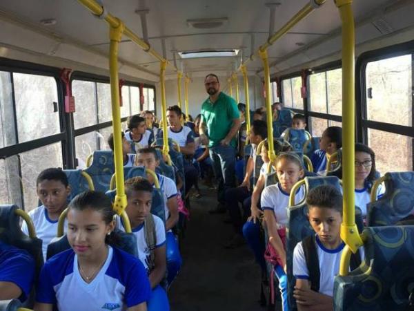 Educação soluciona problemas na rota do transporte escolar na zona rural