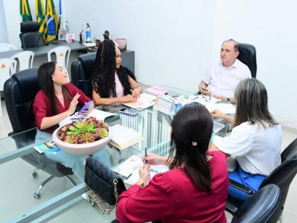 Prefeito Antônio Reis alinha ações para o Carnaval e planejamento financeiro de Floriano(Imagem:Reprodução/Instagram)