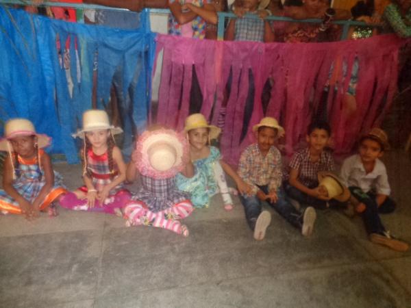 Escola Mega de Floriano realiza arrai&aacute; junino.(Imagem:FlorianoNews)