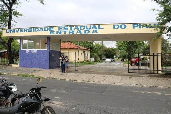 Uespi publica edital seletivo para transferências externas