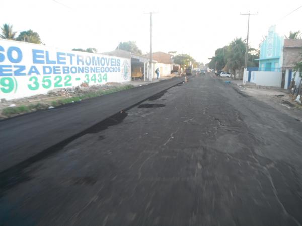 Avenida Santos Dumont recebe segunda etapa de pavimenta&ccedil;&atilde;o.(Imagem:FlorianoNews)