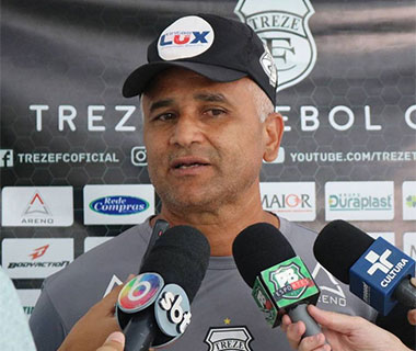 Altos confirma acerto com o técnico Oliveira Canindé