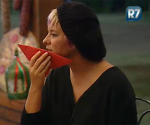Luiza acha que vai ficar grávida em outubro de 2011