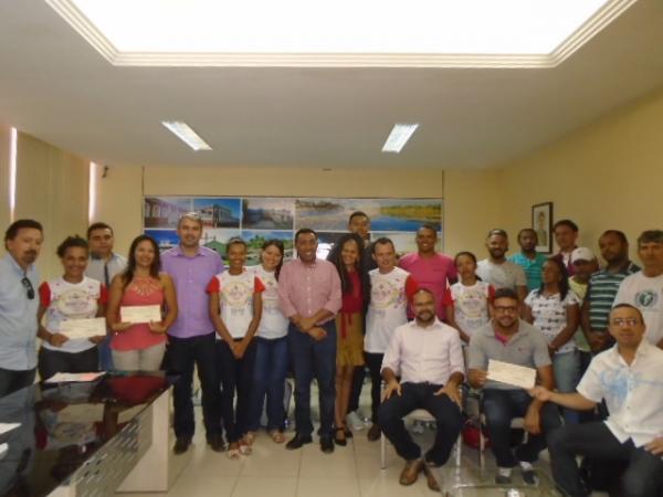Prefeito de Floriano faz repasse financeiros de incentivo &agrave; cultura e ao esporte local.(Imagem:FlorianoNews)