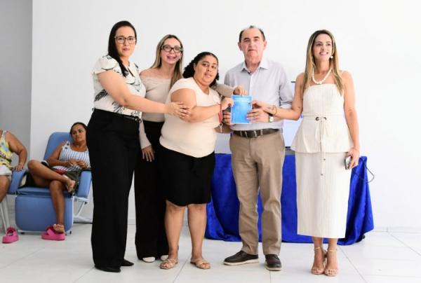 Prefeitura de Floriano entrega reforma do CAPS II e lança Caderneta da Saúde Mental(Imagem:Secom)