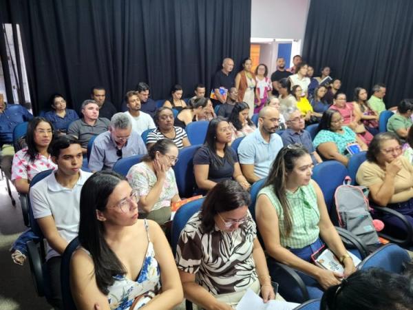 Prefeitura de Floriano em parceria com Associação Brincantes lança projetos educacionais voltados à rede municipal de ensino.(Imagem:Secom)