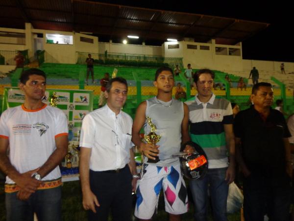 Reno vence 8 de Julho nos p&ecirc;naltis e leva a melhor no Campeonato de Futebol Amador.(Imagem:FlorianoNews)