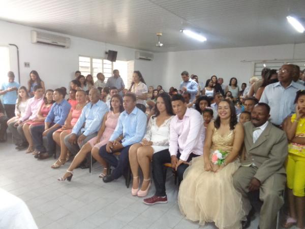 Casamento comunit&aacute;rio oficializa uni&atilde;o de 20 casais no F&oacute;rum de Floriano.(Imagem:FlorianoNews)
