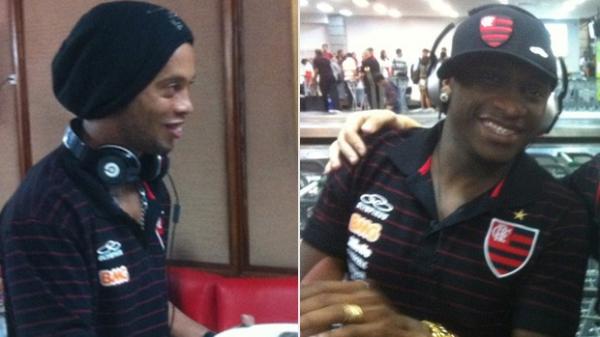 Ronaldinho e Willians: uniformes diferentes na viagem para Goi&acirc;nia.(Imagem:Divulga&ccedil;&atilde;o/Twitter)