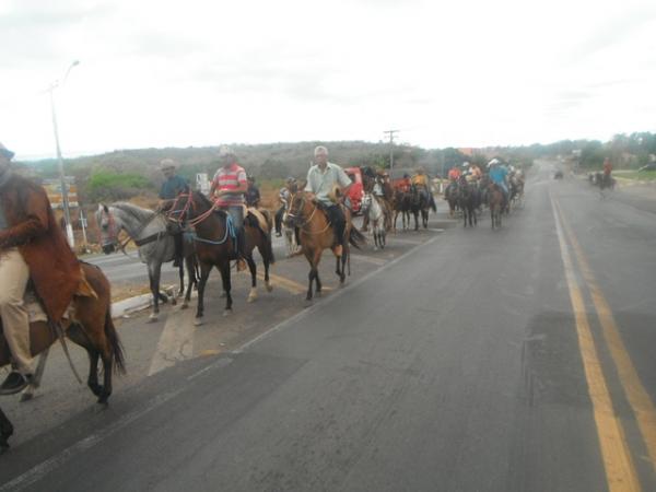 Tradi&ccedil;&atilde;o e F&eacute; marcaram cavalgada e Missa do Vaqueiro em Floriano.(Imagem:FlorianoNews)