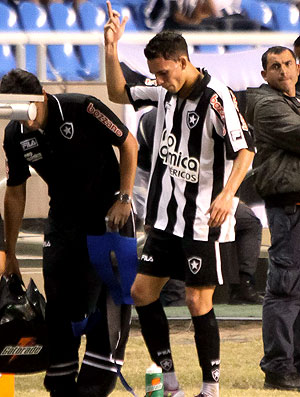 Bota divulga nota criticando Caio, mas sem dizer qual será a punição