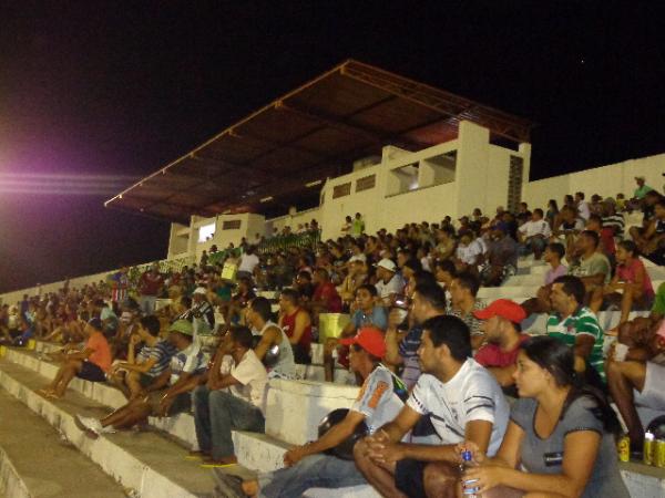 Reno vence 8 de Julho nos p&ecirc;naltis  e leva a melhor no Campeonato de Futebol Amador.(Imagem:FlorianoNews)