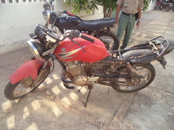 PM recupera motocicleta na zona rural de Floriano