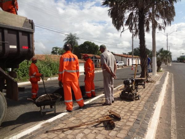 Obras de sinalização estão sendo realizadas em Floriano