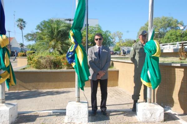 Prefeito Gilberto J&uacute;nior e Cel. Lisandro Hon&oacute;rio(Imagem:Waldemir Miranda)