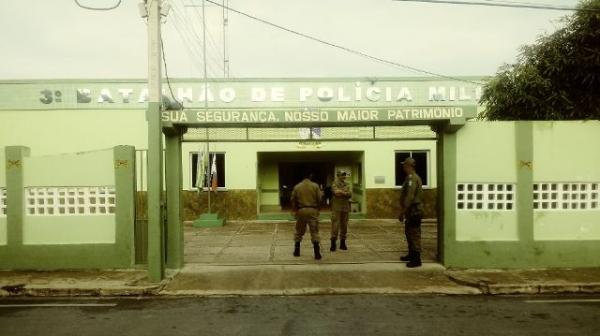 Dupla furta duas motos das imediações do mercado central de Floriano