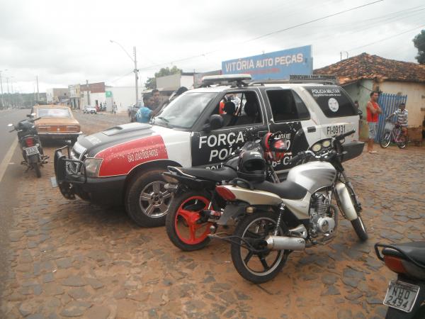 Policia Militar de S&atilde;o Jo&atilde;o dos Patos realiza blitz.(Imagem:FlorianoNews)