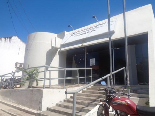 Mandado de busca e apreensão resulta em prisão por tráfico em Floriano