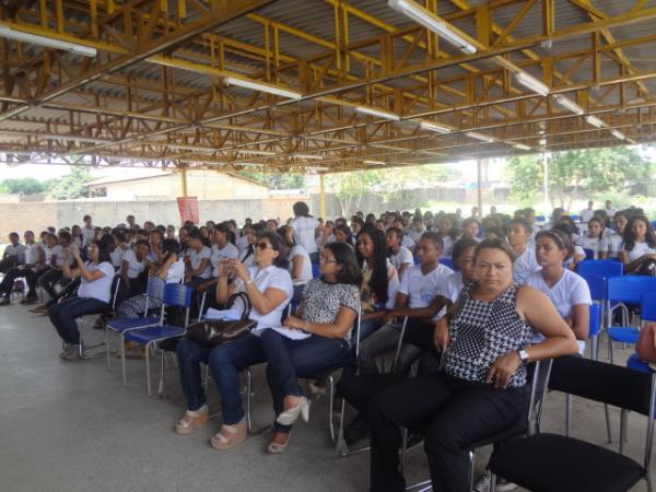 Centro Estadual de Educação Profissional realizou I Ação Social em Floriano