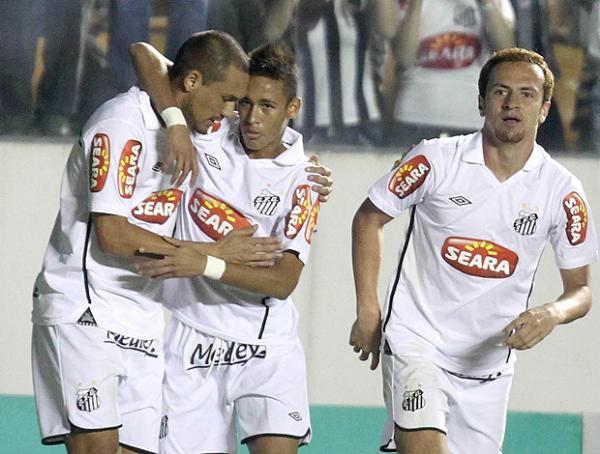 Neymar brilha, Santos goleia e breca a ascensão do Cruzeiro em Barueri