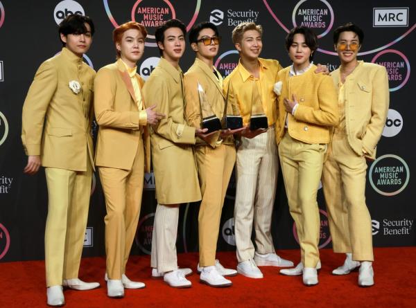 Os fãs do BTS poderão acompanhar pelas redes sociais o que cada um dos sete integrantes vai fazer durante o novo