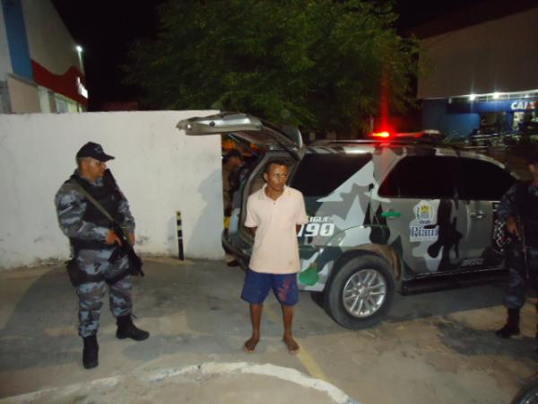 Suspeito de ter assassinado jovem no bairro Guia &eacute; preso em Landri Sales.(Imagem:FlorianoNews)