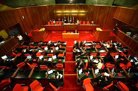 Deputados cobram de secretário ações de prevenção e atendimento
