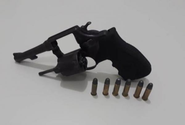 Arma de fogo apreendida (Imagem:Divulga&ccedil;&atilde;o/PM)