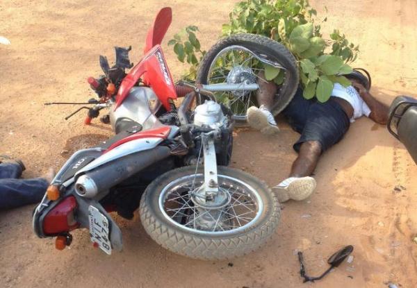 Condutor estava sozinho na moto e sofreu ferimentos.(Imagem:Divulga&ccedil;&atilde;o)