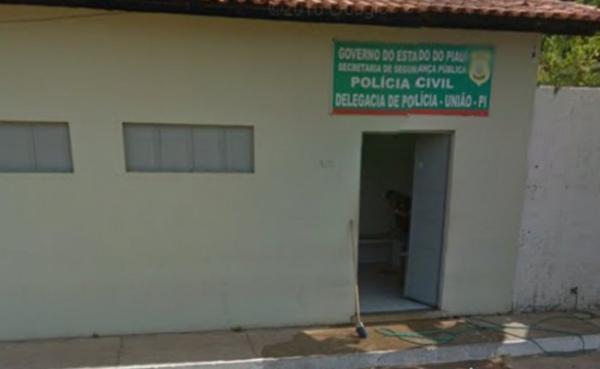Pai é preso acusado de estuprar as duas filhas em União