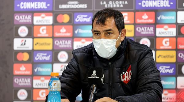 Carille é demitido do Athletico 21 dias depois de ser contratado