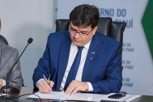 Rafael Fonteles sanciona lei de combate ao racismo e à injúria racial
