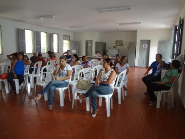 Reuni&atilde;o com diretores para in&iacute;cio do ano letivo.(Imagem:FlorianoNews)